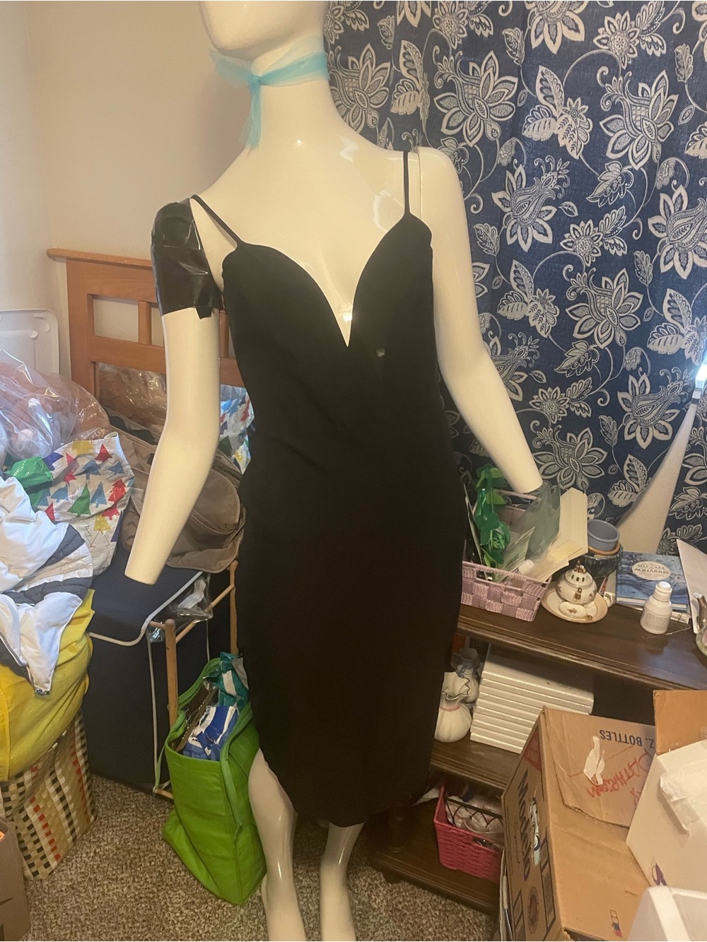 Blue Blush Black Backless V-Neck Midi Dress with Thin Straps